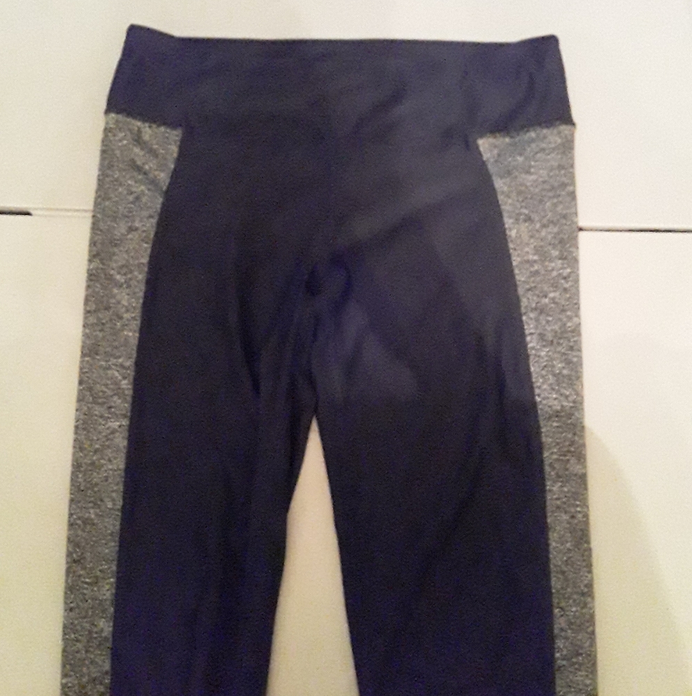 🔥Inspired hearts pattened athlete leggings - Picture 3 of 5